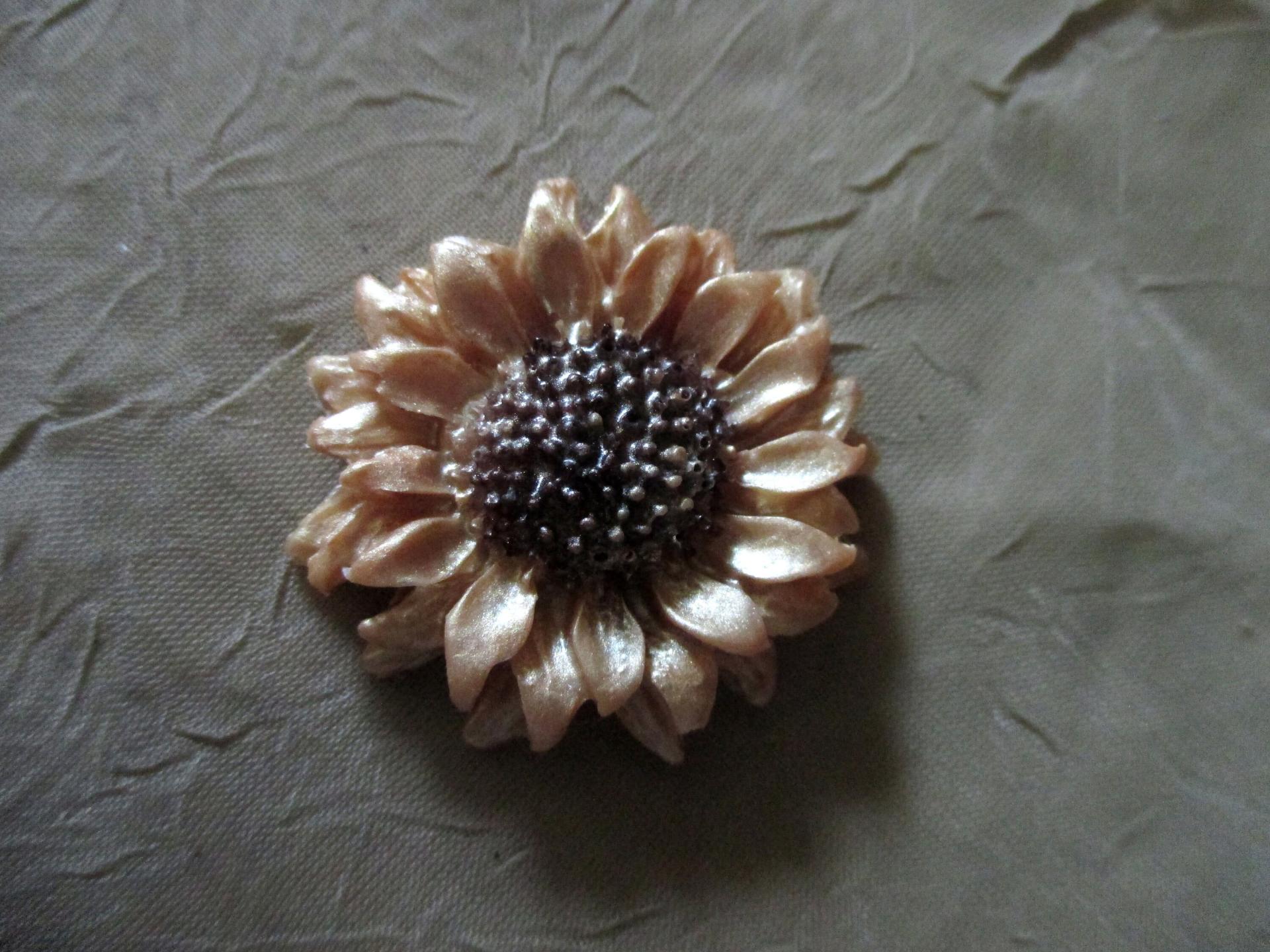 Small Floral Mold - Sunflower - for Resin, Clay, Casting and Baking, or for Soap or wax embeds