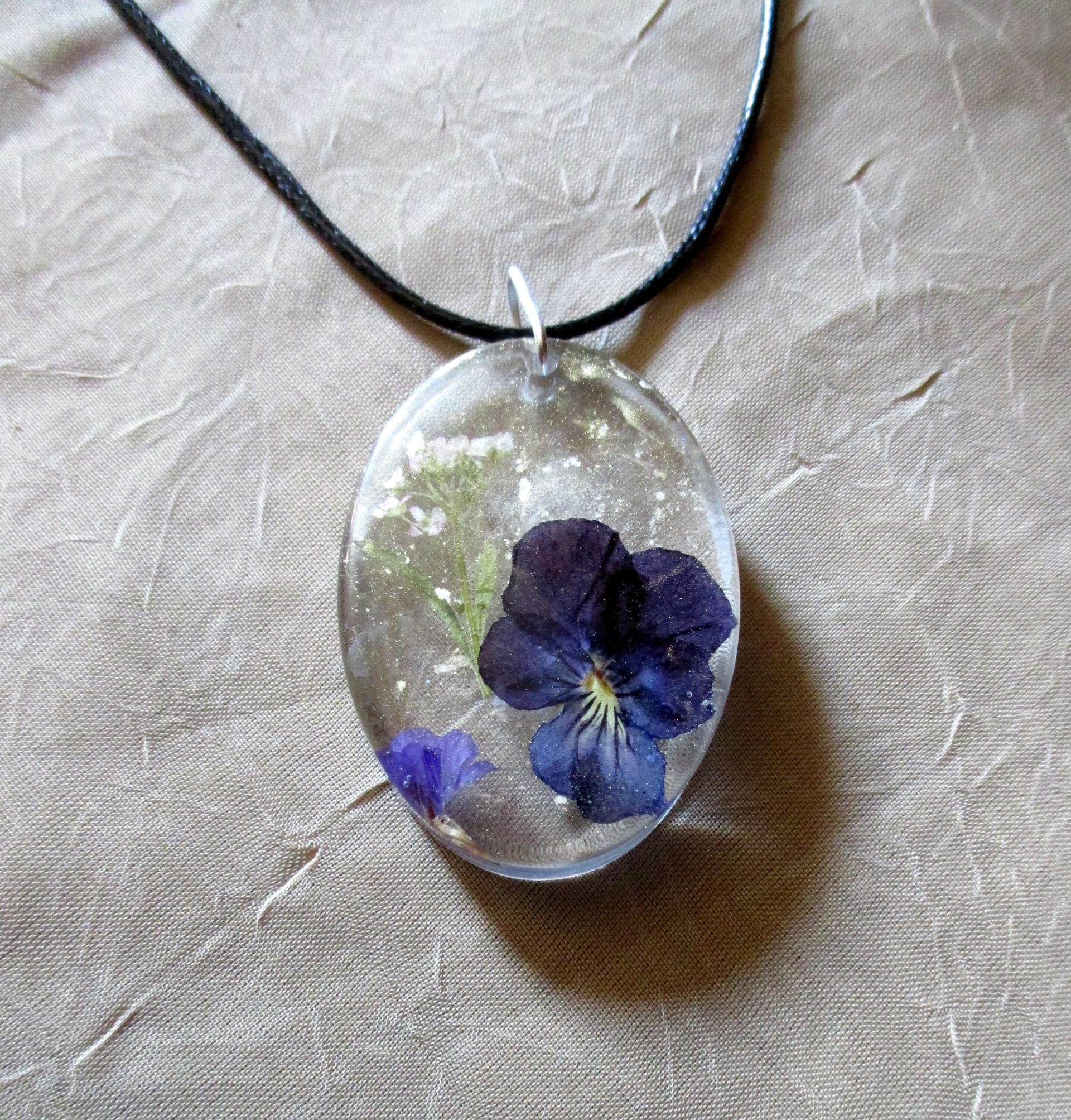 Flower Necklace - Real Dried Flowers - Resin Jewelry