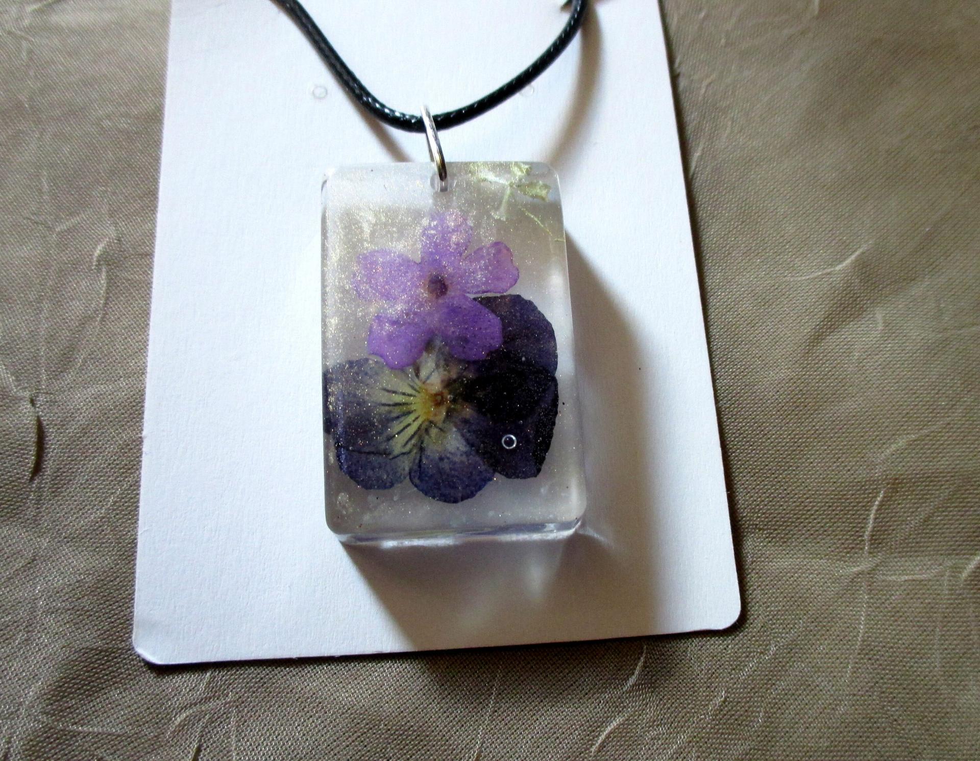 Flower Necklace - Real Dried Flowers - Resin Jewelry